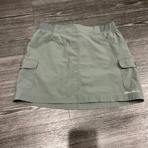 Eddie Bauer Olive Green Cargo Skort – Women’s Medium